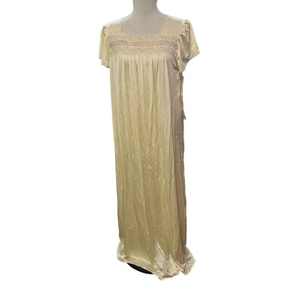 Vanity Fair Buttercup Yellow Long Nightgown Gown Lace Embroidery Nylon Large - Picture 1 of 7